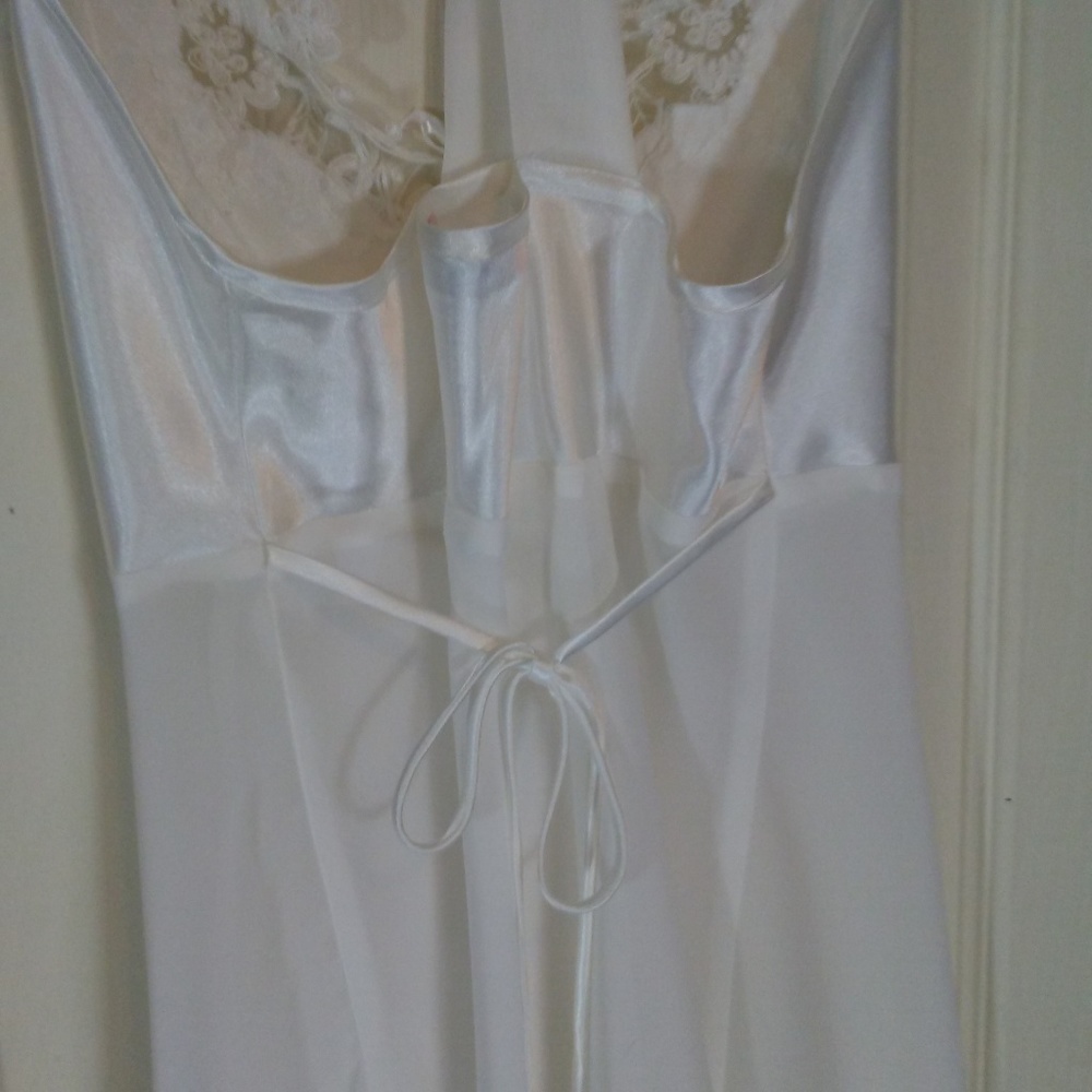 Linea Donatella White Chiffon and Satin Chemise - Picture 5 of 6